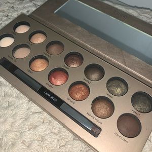 Nude eyeshadow palette